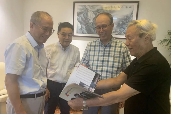 世博研究发展联盟拜访周禹鹏 共商中法工业文明摄影展合作新愿景